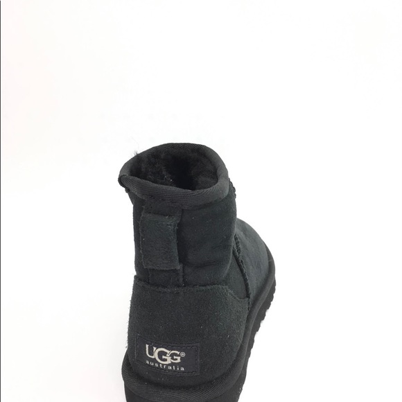 SOLD - UGG ANKLE Spring/Fall/Winter boots 💯 Auth. - Picture 3 of 7